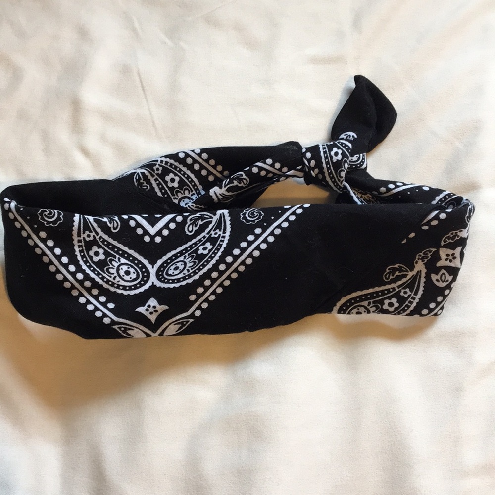 black bandanna